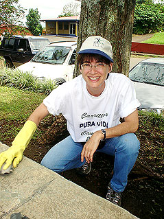 spanish volunteer student